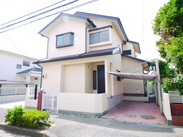 東金市日吉台2　中古戸建の外観|内外装リフォーム済み令和7年9月レイクサイド分譲地内上下水都市ガス駐車3台可能  ローソン徒歩約6分