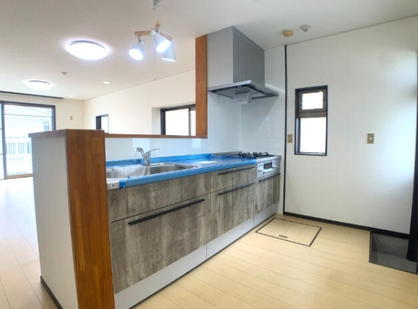 東金市日吉台2　中古戸建のキッチン|内外装リフォーム済み令和7年9月レイクサイド分譲地内上下水都市ガス駐車3台可能  ローソン徒歩約6分