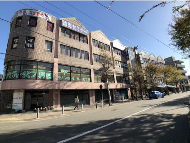 弥生台石川ビルの外観