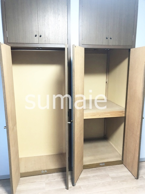 コーポ和の居間・リビング|収納スペースです！