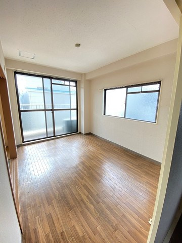 ルネ若草の洋室