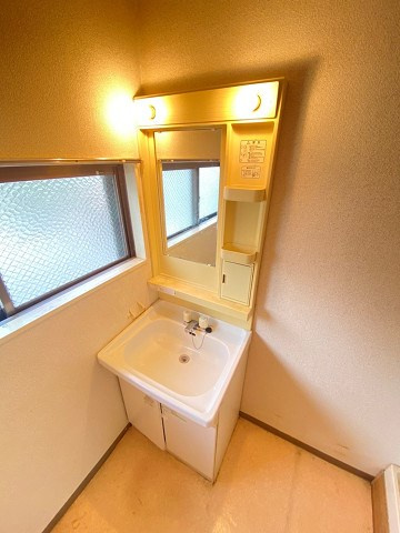 ルネ若草の洗面所