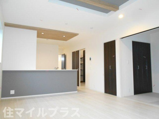 【居間・リビング】 | 郡山市安積荒井2丁目新築一戸建て2棟 | リビングです