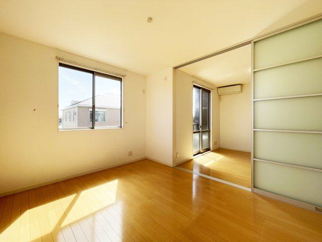 クラヴィエ沖洲　Ⅱ番館の居間・リビング