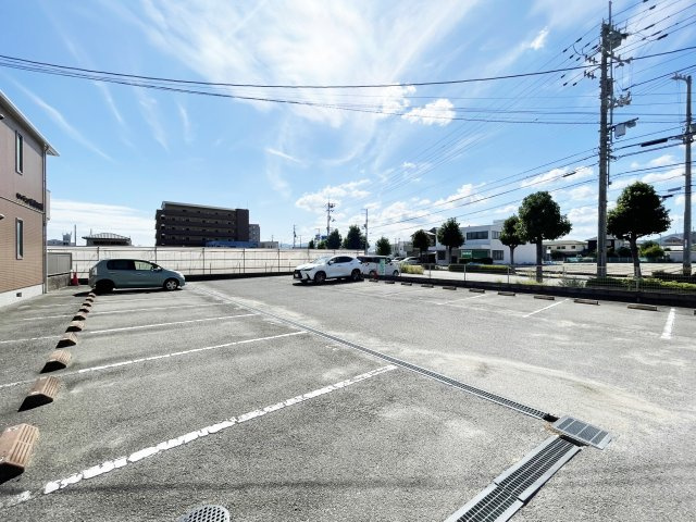 クラヴィエ沖洲　Ⅱ番館の駐車場