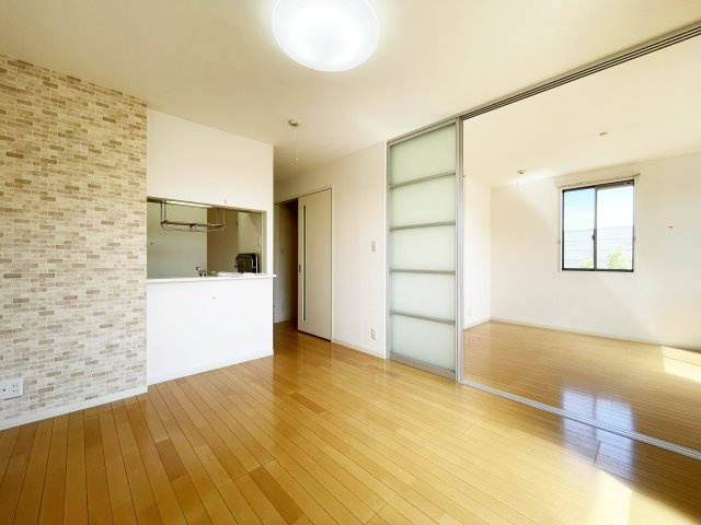 クラヴィエ沖洲　Ⅱ番館の居間・リビング