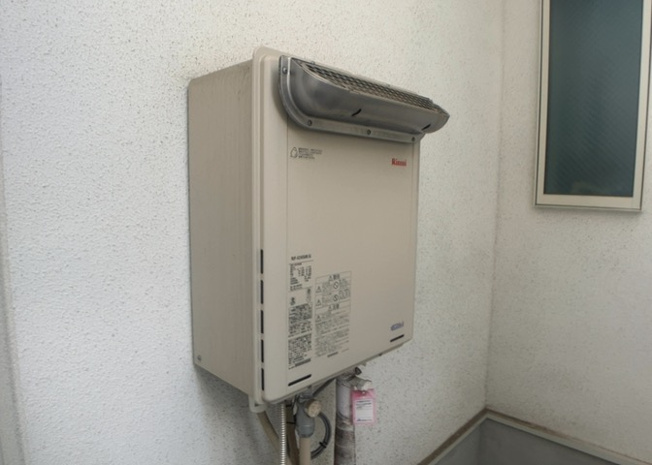 【発電・温水設備】 | 省エネ給湯器とは従来型の給湯器より熱効率が高く、少ない燃料でたくさんのお湯を沸かすことが出来る高効率な給湯器のことを指します。また、省エネ給湯器には種類があり、利便性や効果なども様々です。