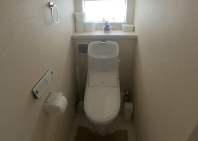 【トイレ】 | トイレは大きさや形、機能、抗菌性などが異なる多種多彩なタイプが各メーカーから出ています。それぞれに良さがあるため、事前にどういったタイプのトイレがいいのかをご家庭内で決めて、内見に行くといいでしょう。