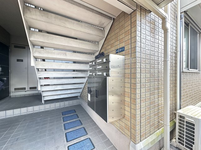 ブリッジ杉井流のエントランス