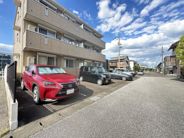 ブリッジ杉井流の駐車場