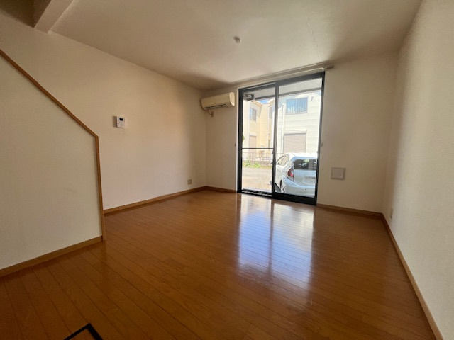 絹の道B棟の居間・リビング