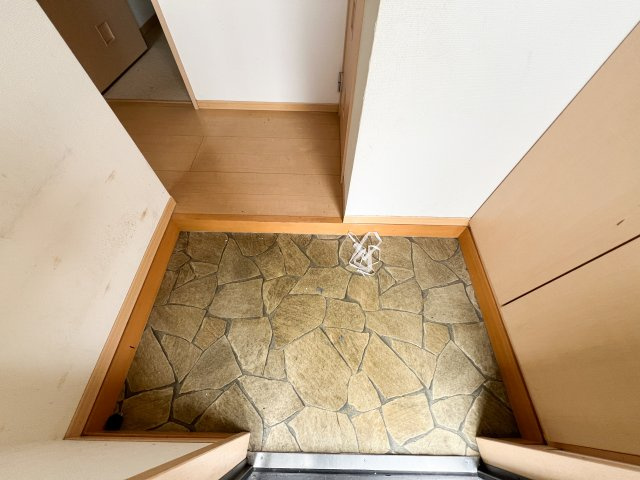 ローズコート南久万の玄関