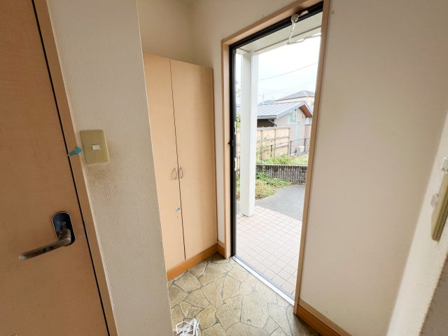 ローズコート南久万の玄関