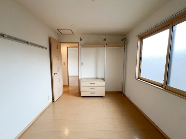 ローズコート南久万の洋室