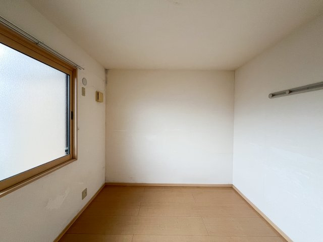 ローズコート南久万の洋室