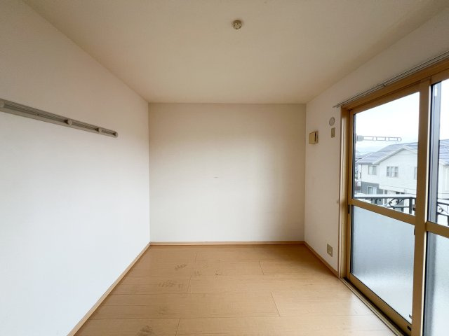 ローズコート南久万の洋室