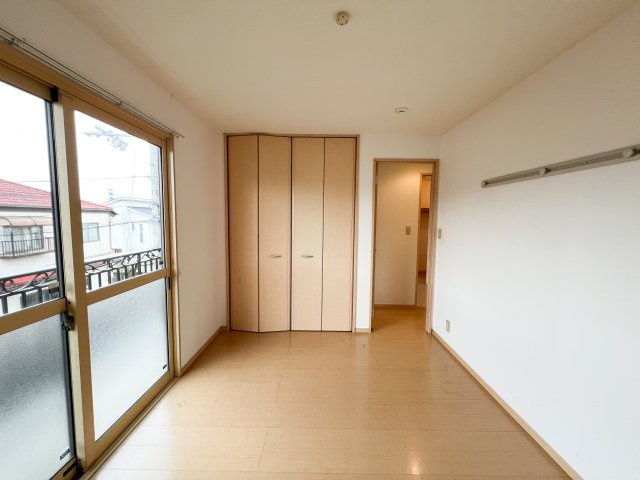 ローズコート南久万の洋室