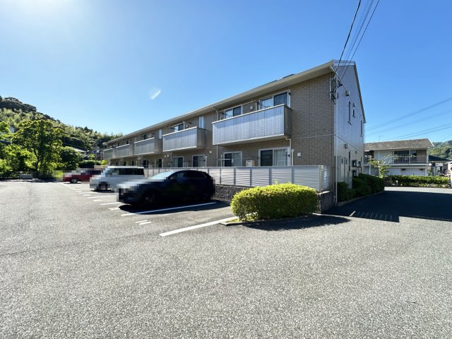 福井ガーデンハイツ A棟の外観