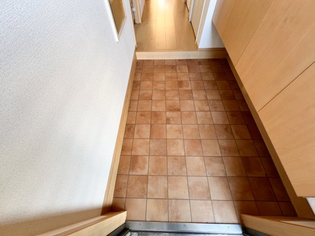 福井ガーデンハイツ A棟の玄関