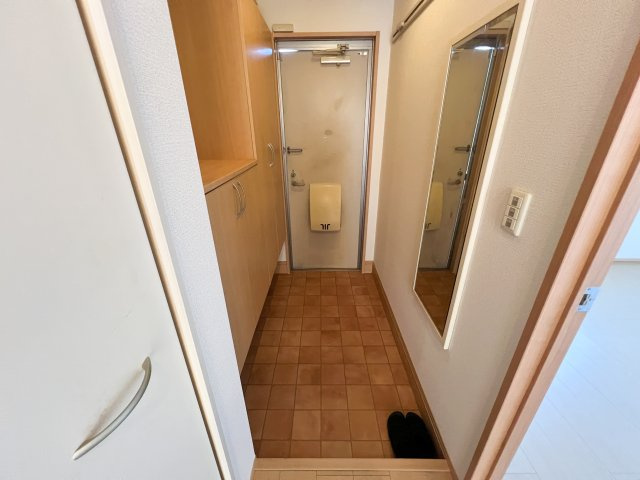 福井ガーデンハイツ A棟の玄関