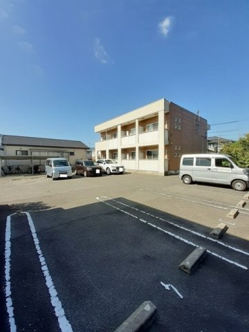 鈴蘭館Ⅱの駐車場