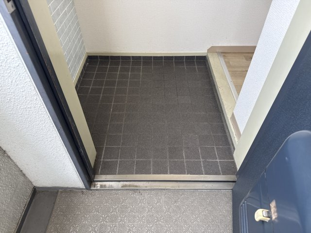 ロイヤルコーポ広畑の玄関