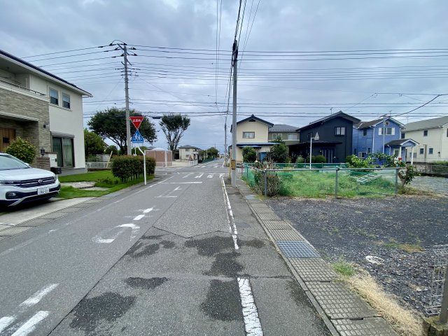 【土地】前橋市三俣町　角地約52坪／の前面道路含む現地写真