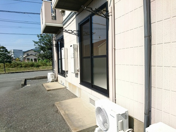 ロイヤルパーク蔵上のバルコニー|陽当たり良好なお庭です♪