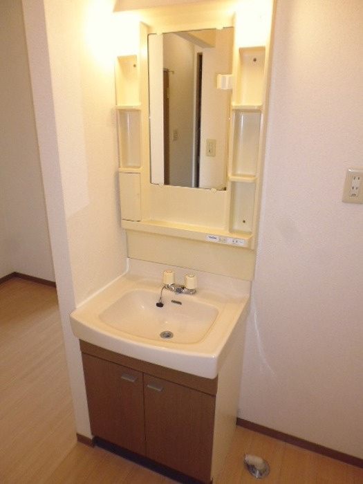 ロイヤルパーク蔵上の洗面所|広い洗面スペースです★