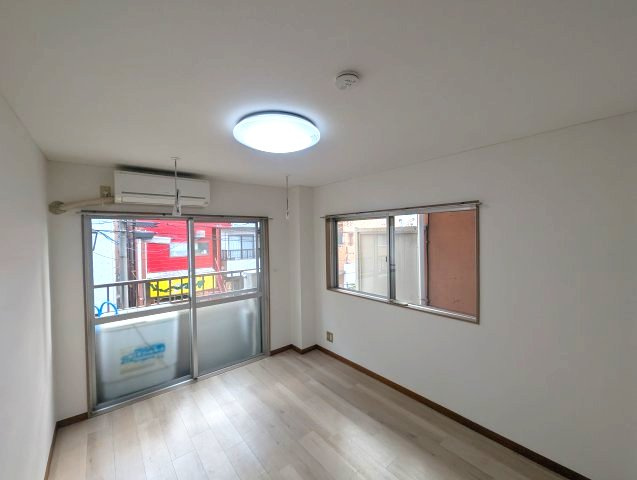 葛飾区新小岩２丁目の賃貸マンションの居間・リビング