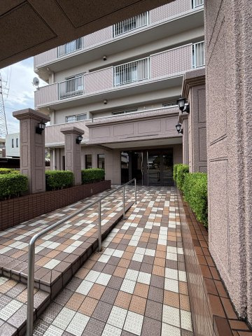 久留米市合川町マンション（エンゼルハイム久留米東）のエントランス|清潔なエントランス♪