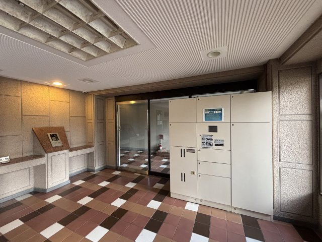 久留米市合川町マンション（エンゼルハイム久留米東）のロビー|宅配BOX付きで不在時の荷物の受け取りに便利です☆
