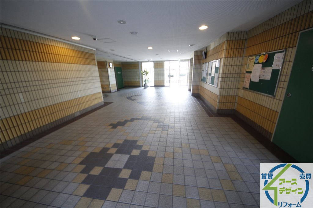 ファミールハイツ明石参番館のロビー