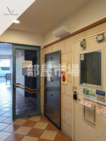 ロイヤルグリーン本郷の設備|宅配ボックス