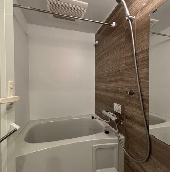 リビオメゾン東北沢の浴室