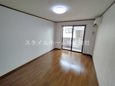 【居間・リビング】 | ルミナス白鳥A | イメージ写真です。