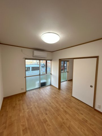 六軒屋町5丁目貸家の居間・リビング