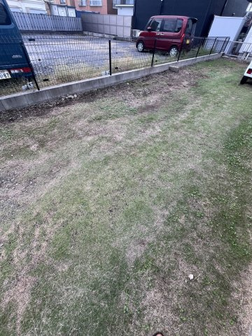 六軒屋町5丁目貸家の駐車場