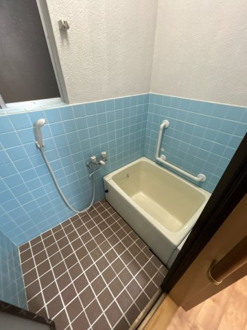 六軒屋町5丁目貸家の浴室