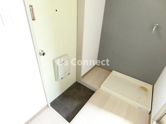 【トイレ】 | コスモハウスⅡ | 温水洗浄便座付きのトイレ。