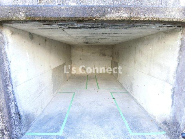 【その他共用部分】 | コスモハウスⅡ | 宅配ＢＯＸ付きでいつでも荷物を受け取れます。