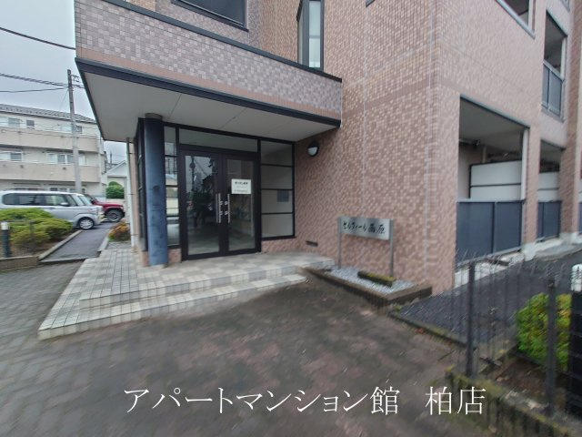 セルフィール西原のエントランス