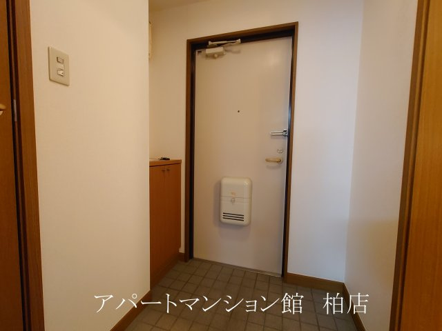 セルフィール西原の玄関