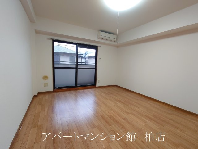 セルフィール西原の寝室