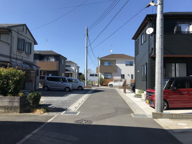 鴻巣市三ツ木の売地の前面道路含む現地写真