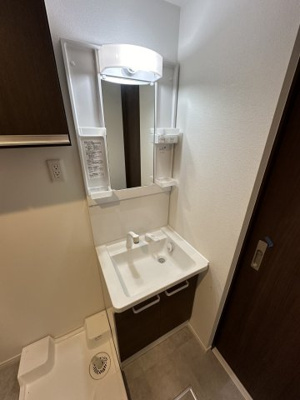 【独立洗面台】 | ベイルーム海老名 | 独立洗面化粧台が付いています