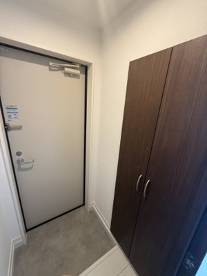 【玄関】 | 扇町B棟EAST | 明るい玄関です