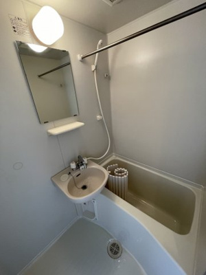 【浴室】 | ウィステリアK | 落ち着いた空間のお風呂です