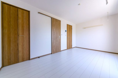 【居間・リビング】 | プリマベーラ海老名 | こちらの居間で趣味の時間をお楽しみください