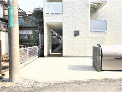 【エントランス】 | リブリ・上つるま | 建物の内部です